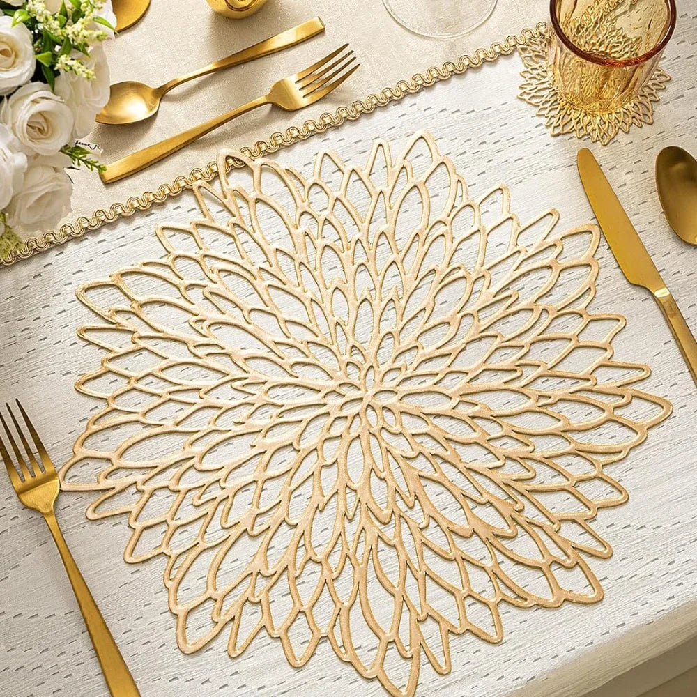 Set of 6 Round Holiday Placemats